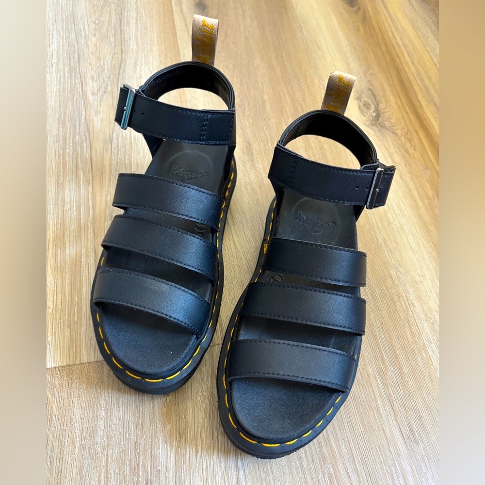 DR MARTENS size 7 VEGAN BLAIRE SANDALS